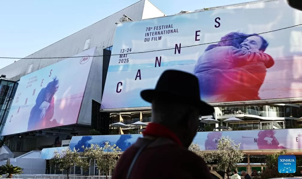 những tấm áp phích khổng lồ của Liên hoan phim quốc tế Cannes tại Cannes,