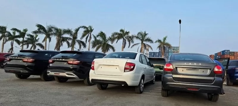 Loạt xe Lada của Nga cập cảng, chuẩn bị ra mắt khách hàng Việt