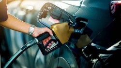 Giá xăng ở Nga đang tăng tốc, chính phủ tìm kiếm biện pháp ổn định thị trường