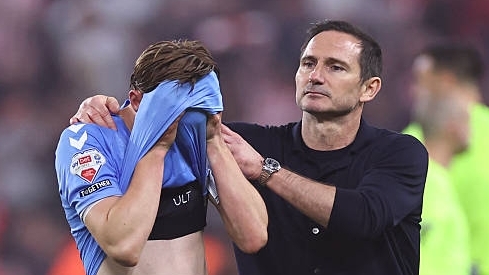 HLV Lampard thua ở vòng bán kết play-off thăng hạng Ngoại hạng Anh
