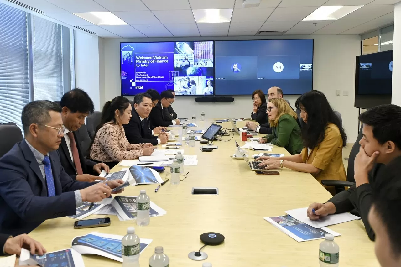 Đàm phán thương mại với Mỹ: Việt Nam dùng 'mũi nhọn' AI và bán dẫn nỗ lực cân bằng thương mại và đầu tư