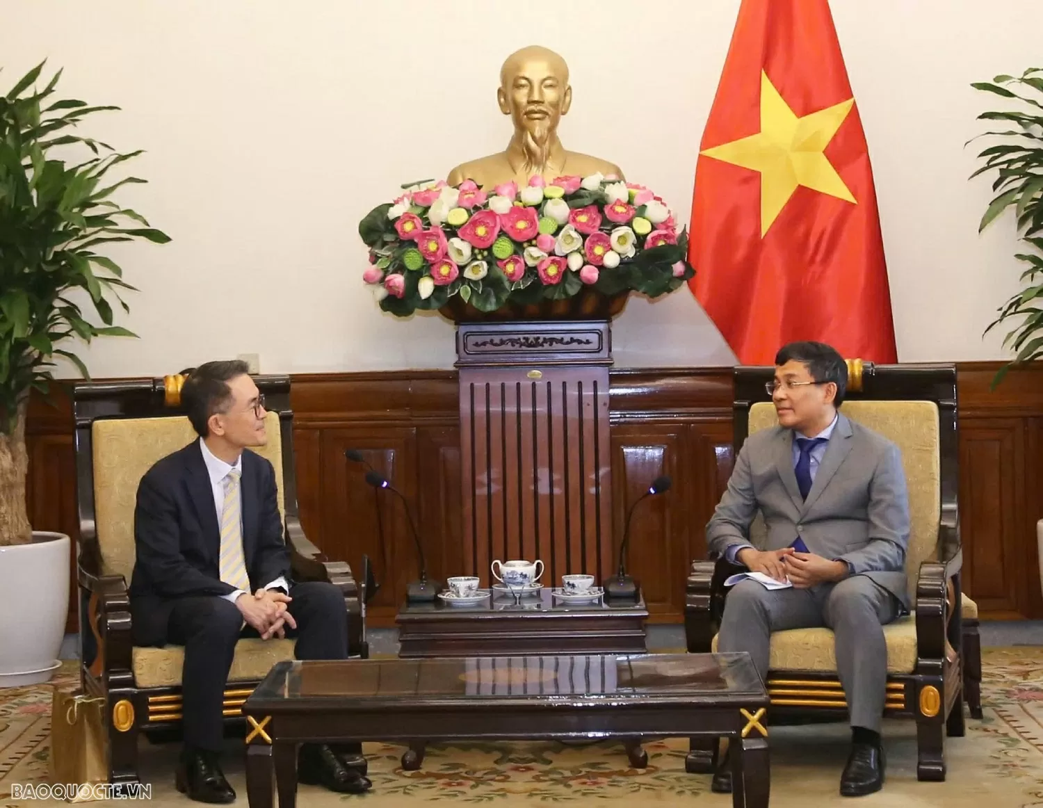 Thứ trưởng Thường trực Nguyễn Minh Vũ  tiếp Cục trưởng Cục ASEAN và Đông Nam Á, Bộ Ngoại giao Hàn Quốc