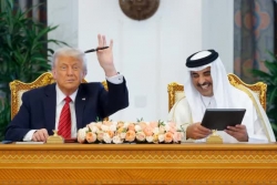 Tổng thống Mỹ Donald Trump thăm Qatar, đạt cam kết lịch sử