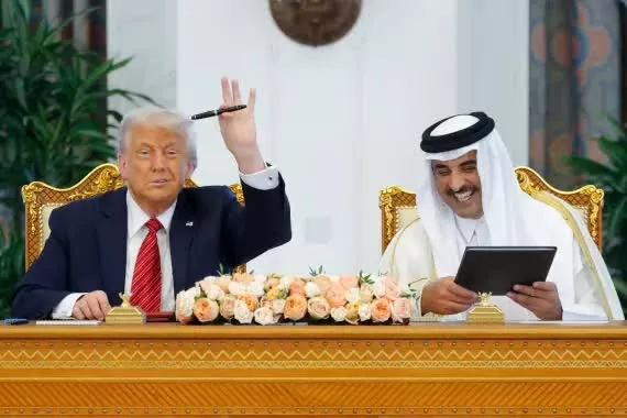 Tổng thống Mỹ Donald Trump thăm Qatar, đạt cam kết lịch sử