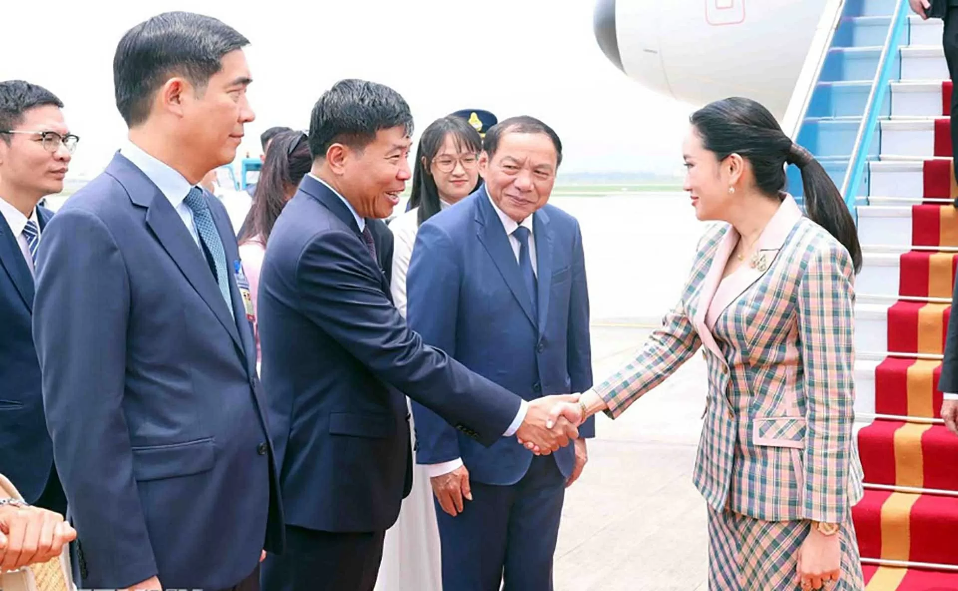 Thủ tướng Thái Lan Paetongtarn Shinawatra đến Hà Nội, bắt đầu chuyến thăm chính thức Việt Nam