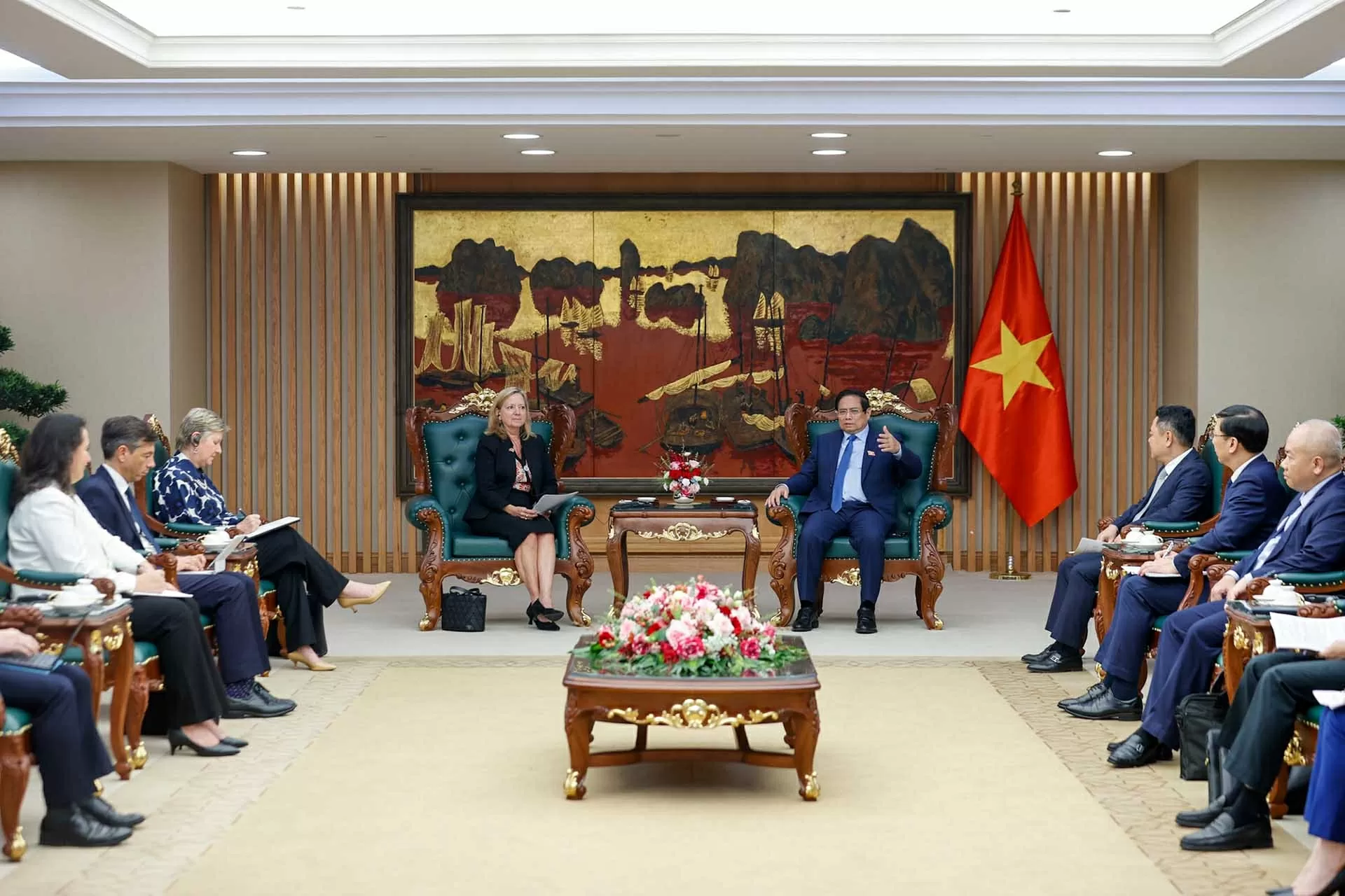 Thủ tướng đề nghị WB hỗ trợ Việt Nam triển khai các dự án hạ tầng quy mô lớn Thủ tướng đề nghị WB hỗ trợ Việt Nam triển khai các dự án hạ tầng quy mô lớn