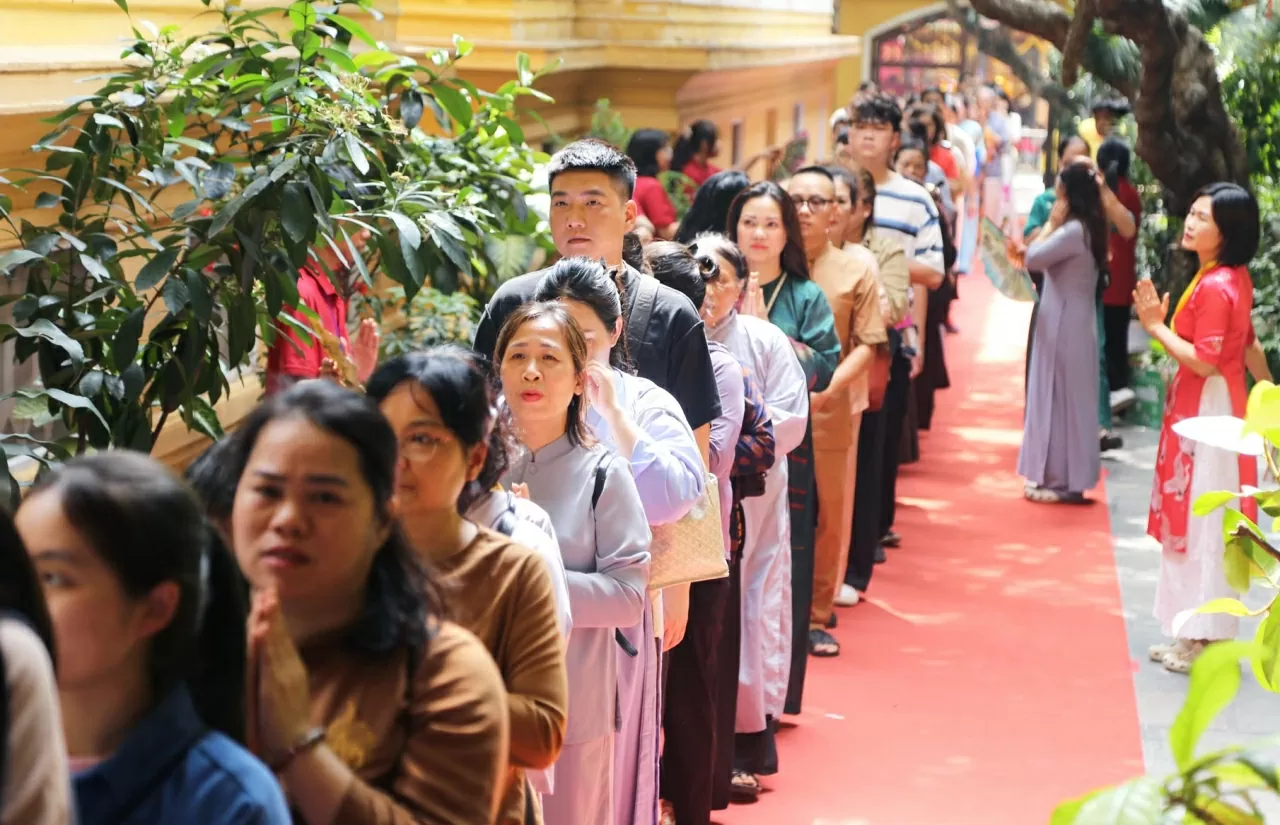 Đại lễ Vesak 2025 diễn ra trong bối cảnh đặc biệt khi Việt Nam vừa long trọng tổ chức Lễ Kỷ niệm 50 năm Ngày Giải phóng miền Nam, thống nhất đất nước (30/4/1975 – 30/4/2025) và hướng tới Kỷ niệm 80 năm Quốc khánh 2/9 (1945 – 2025).