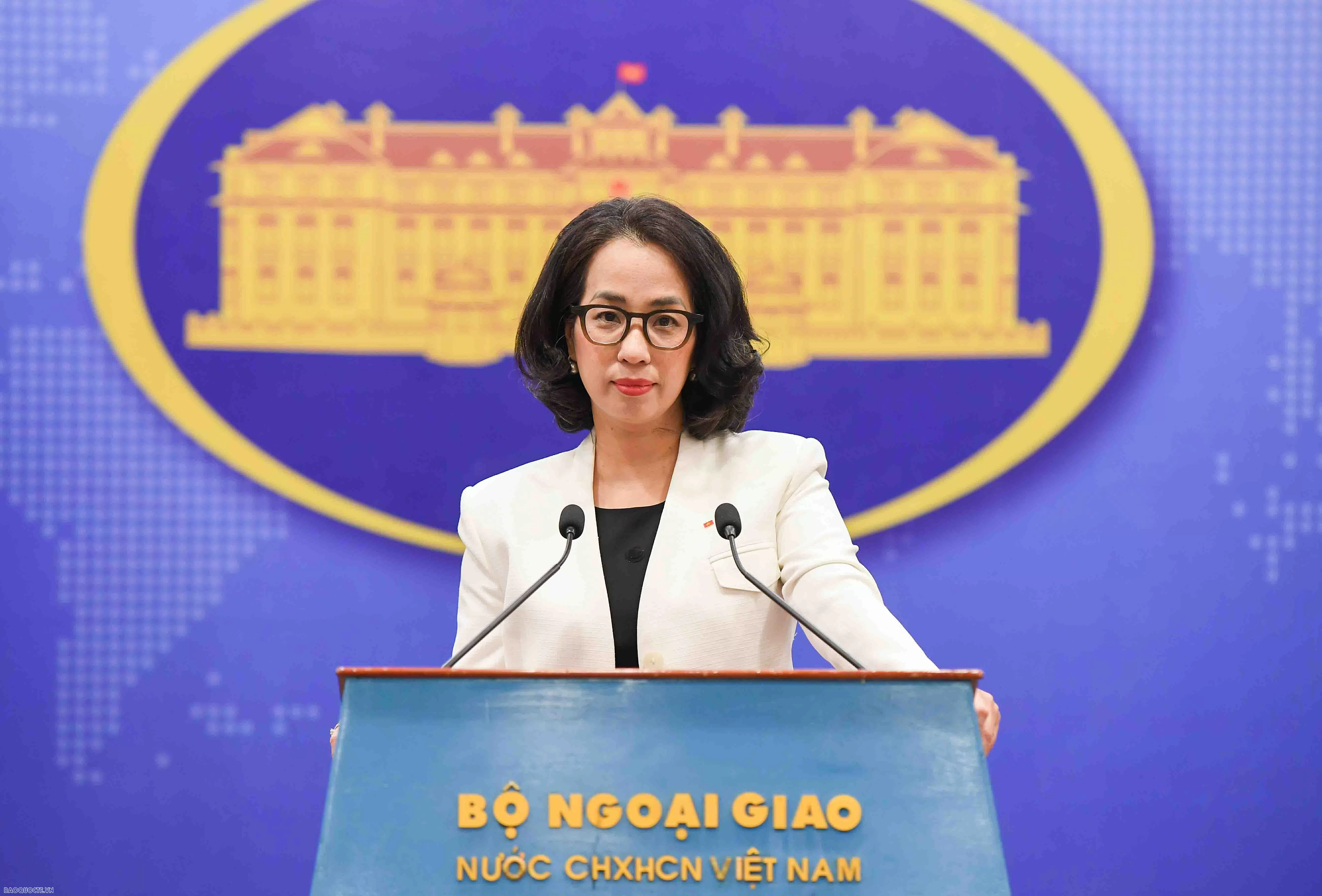 Việt Nam trao công hàm phản đối Trung Quốc về lệnh cấm đánh bắt cá ở Biển Đông Việt Nam trao công hàm phản đối Trung Quốc về lệnh cấm đánh bắt cá ở Biển Đông