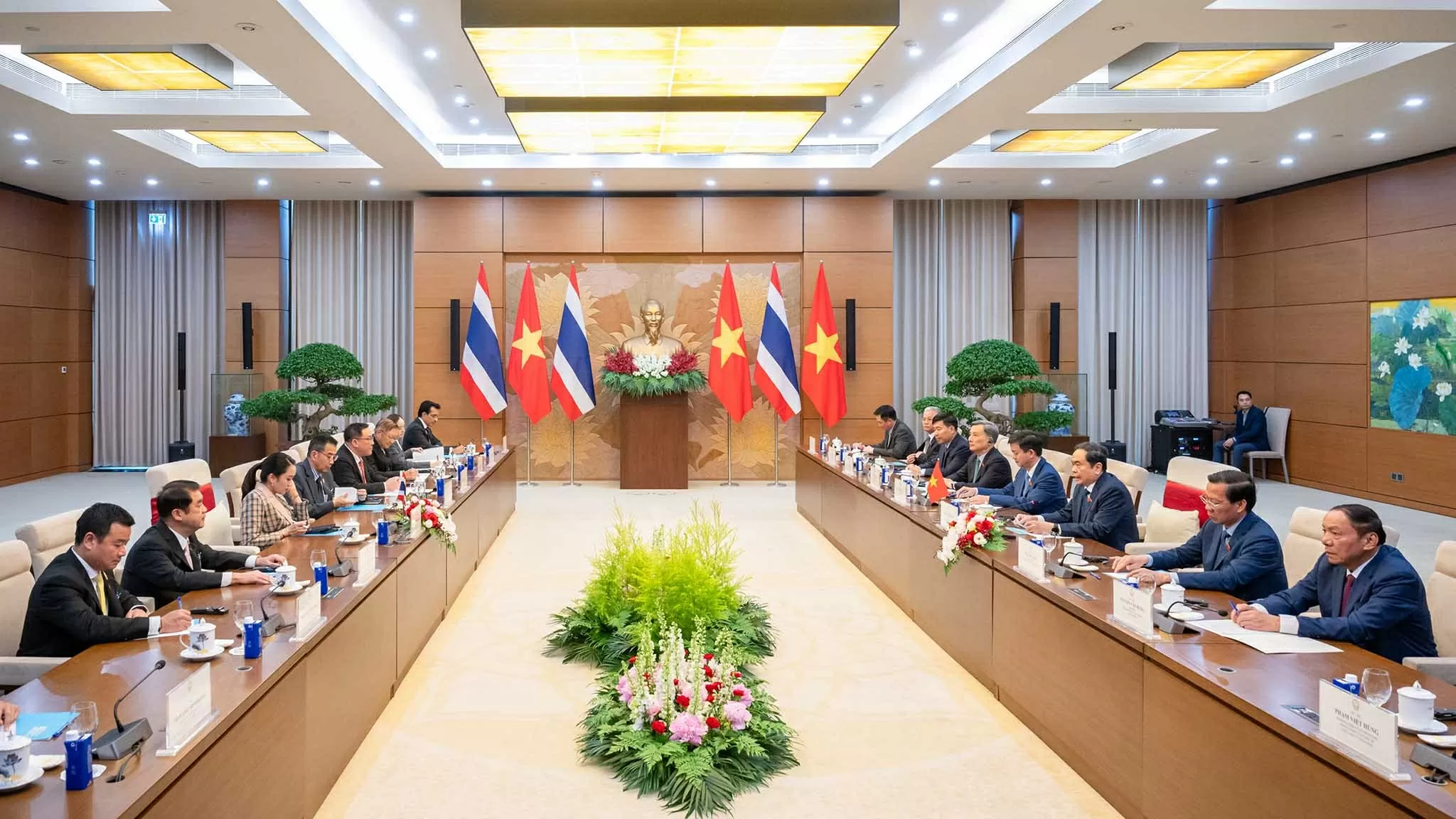 Chủ tịch Quốc hội Trần Thanh Mẫn hội kiến Thủ tướng Thái Lan Paetongtarn Shinawatra