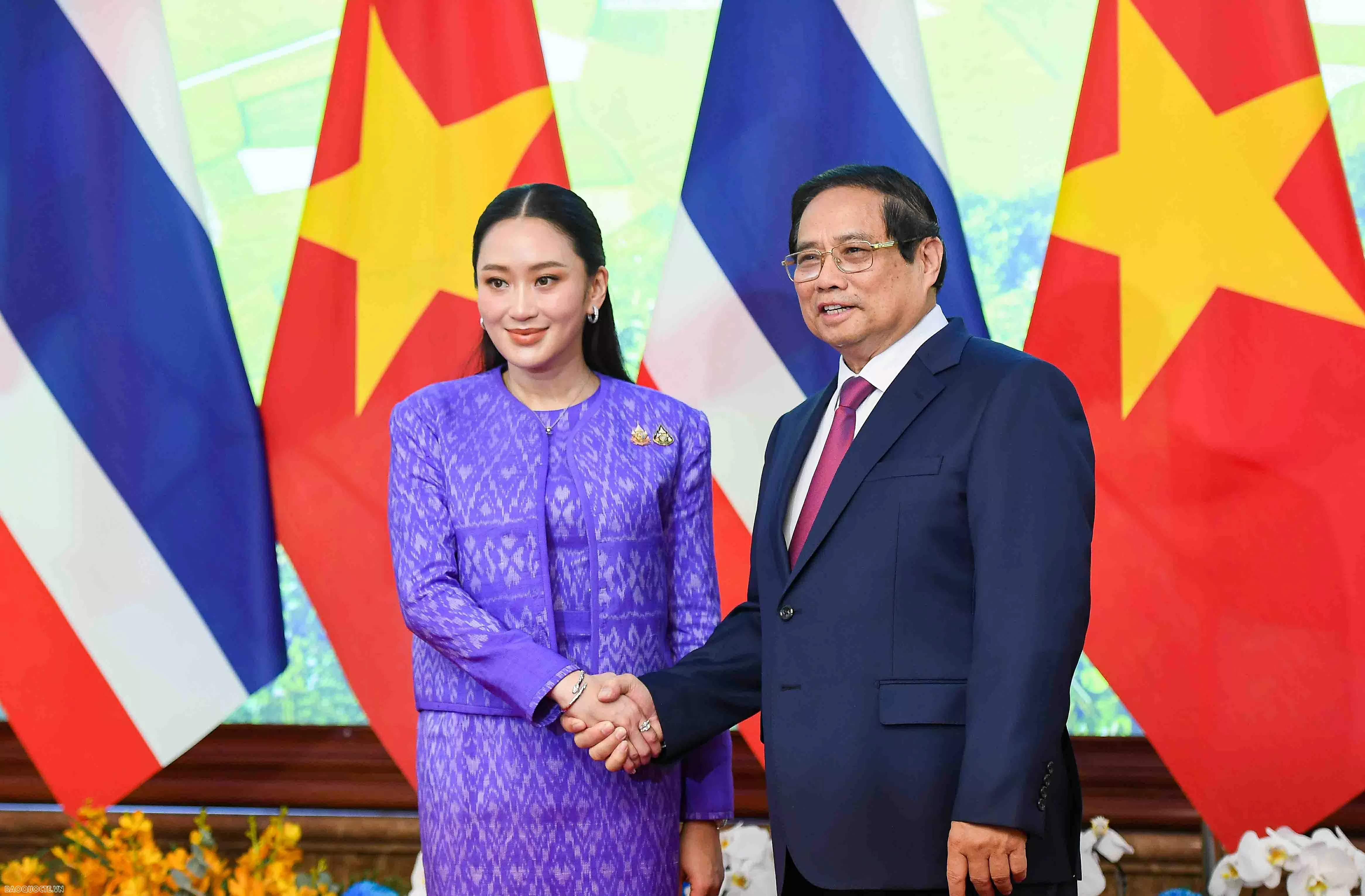 Thái Lan hiện có 761 dự án còn hiệu lực với tổng vốn đăng ký hơn 14,8 tỷ USD, đứng thứ 9/149 quốc gia có đầu tư tại Việt Nam và đứng thứ 2 trong số các nước ASEAN có đầu tư vào Việt Nam (sau Singapore). Việt Nam có 18 dự án đầu tư cấp mới sang Thái Lan và