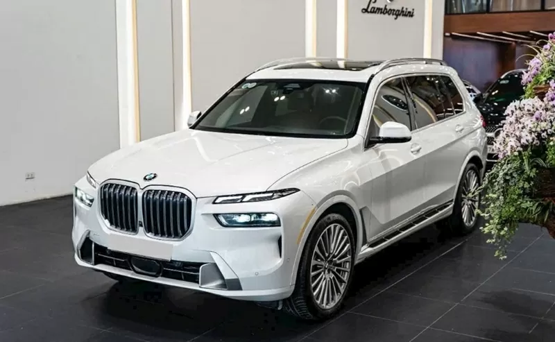 Giá xe BMW X7 Pure Excellence sau ưu đãi chỉ còn 5,899 tỷ đồng