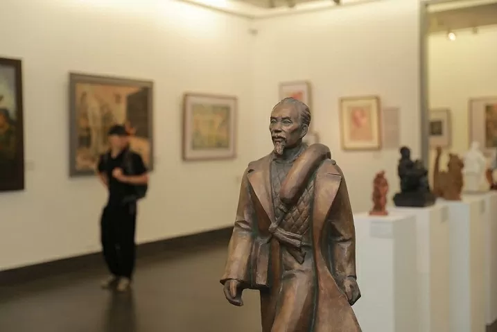 Khắc họa cuộc đời bình dị và sự nghiệp cách mạng vĩ đại của Chủ tịch Hồ Chí Minh