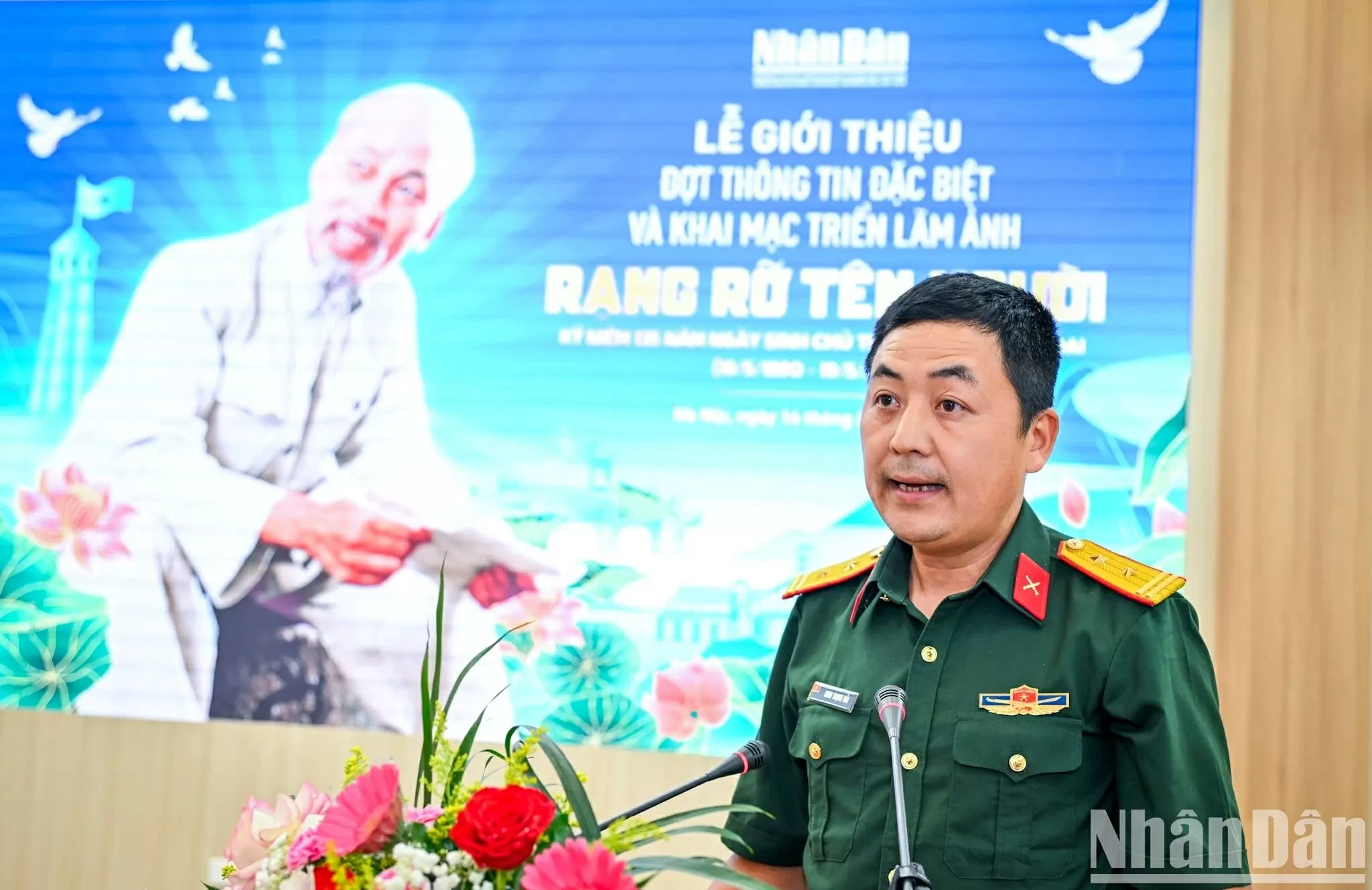 Đồng chí Đinh Trọng Hải, Trưởng Ban Ảnh, Báo Quân đội Nhân dân nói về triển lãm. Đồng chí Đinh Trọng Hải, Trưởng Ban Ảnh, Báo Quân đội Nhân dân nói về triển lãm.