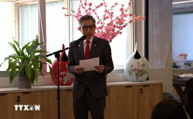 Đại sứ Việt Nam tại Israel Lý Đức Trung phát biểu tại Lễ kỷ niệm 135 năm Ngày sinh Chủ tịch Hồ Chí Minh. (Ảnh: Phạm Hà/TTXVN)