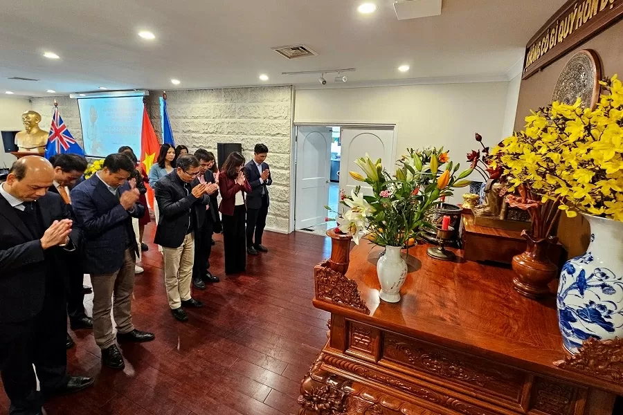 Đại sứ quán Việt Nam tại Australia kỷ niệm 135 năm ngày sinh Chủ tịch Hồ Chí Minh Đại sứ quán Việt Nam tại Australia kỷ niệm 135 năm ngày sinh Chủ tịch Hồ Chí Minh