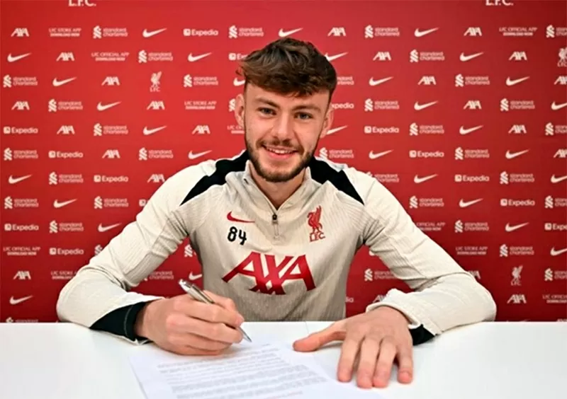 Bradley đã kí hợp đồng mới với Liverpool