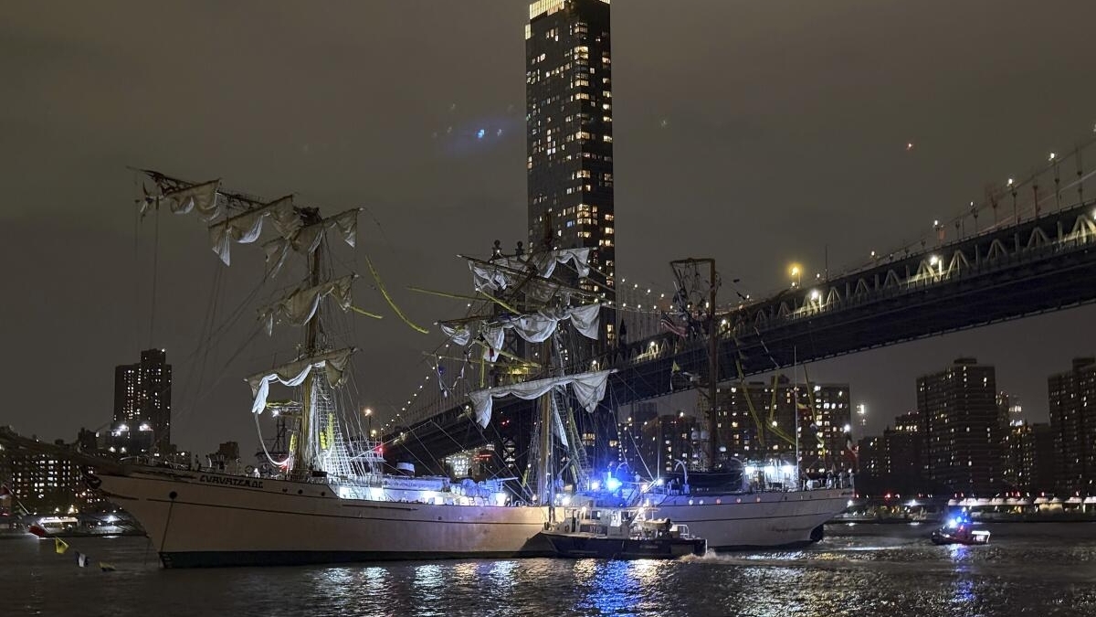 tau hai quan mexico dam vao cau brooklyn cu a my 19 nguoi bi thuong