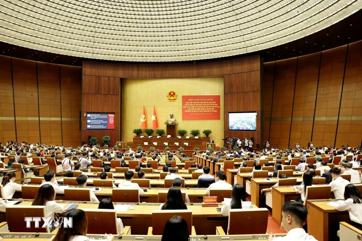 Thủ tướng Phạm Minh Chính trình bày Chuyên đề 1 Thủ tướng Chính phủ: Khẩn trương đưa Nghị quyết 68 vào cuộc sống để phát triển kinh tế tư nhân nhanh và bền vững