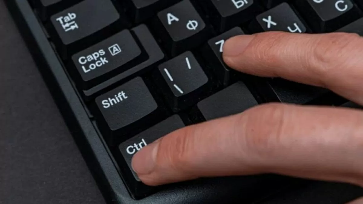 Nhấn Ctrl + Z để hoàn tác. Nhấn Ctrl + Z để hoàn tác.