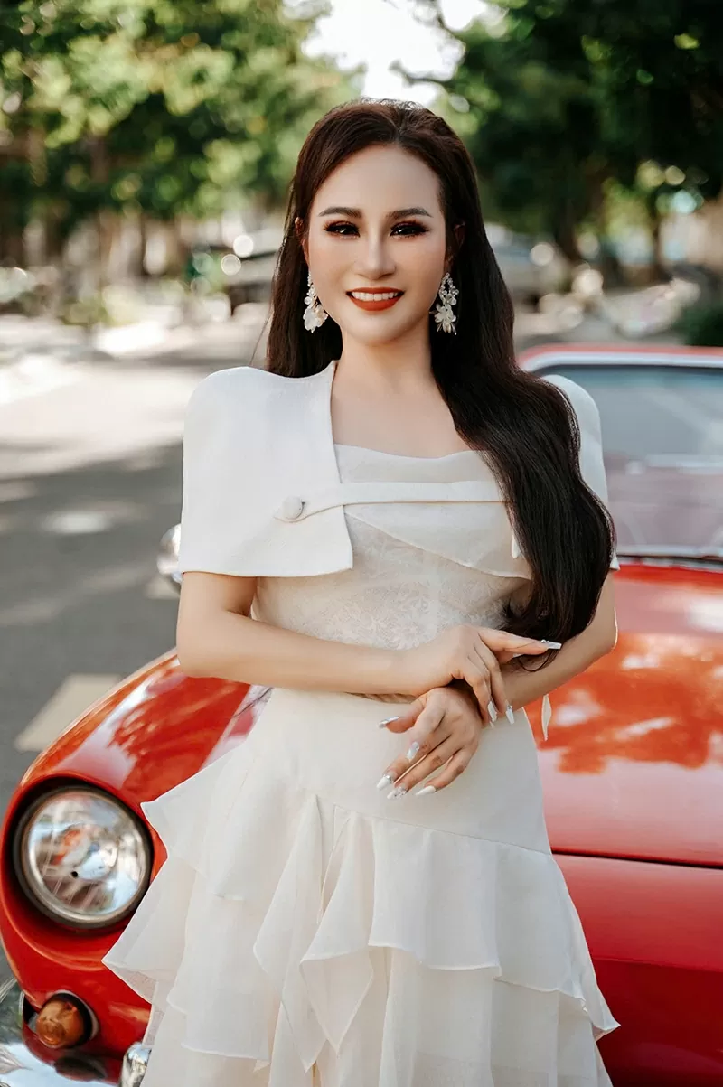 Đạo diễn Nguyễn Lan Vy: Khi tà áo dài trở thành sứ giả văn hóa