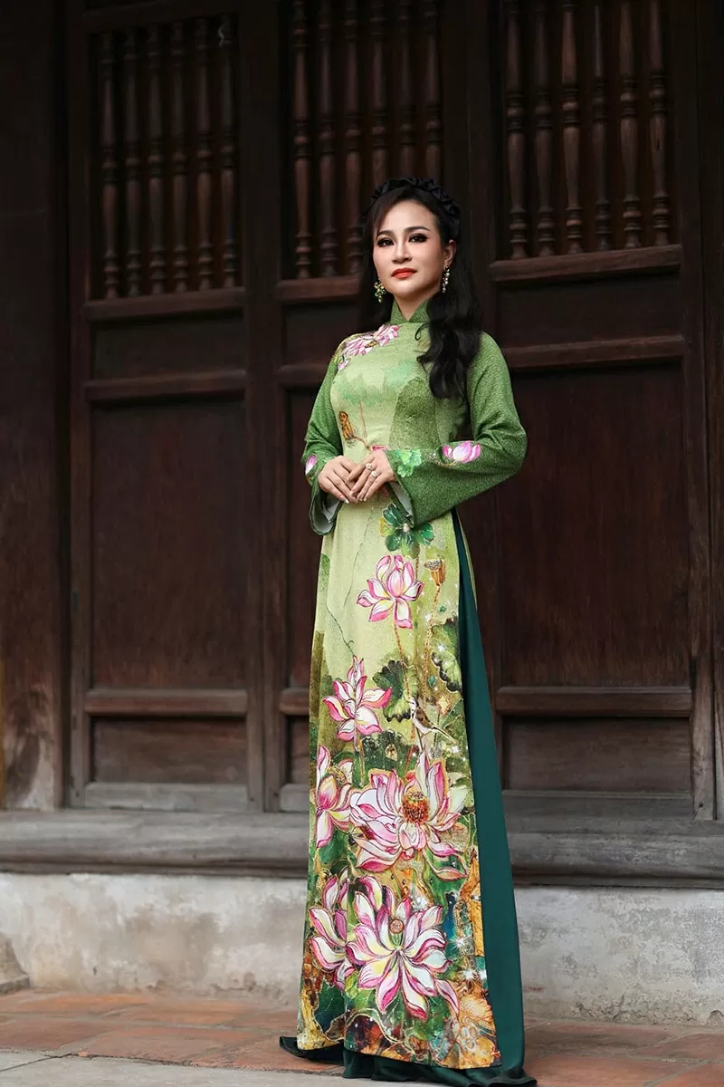 Chân dung đạo diễn Lan Vy - một người phụ nữ bản lĩnh, vừa điều hành doanh nghiệp, vừa đạo diễn những chương trình nghệ thuật quy mô quốc gia. Chân dung đạo diễn Lan Vy - một người phụ nữ bản lĩnh, vừa điều hành doanh nghiệp, vừa đạo diễn những chương trình nghệ thuật quy mô quốc gia.