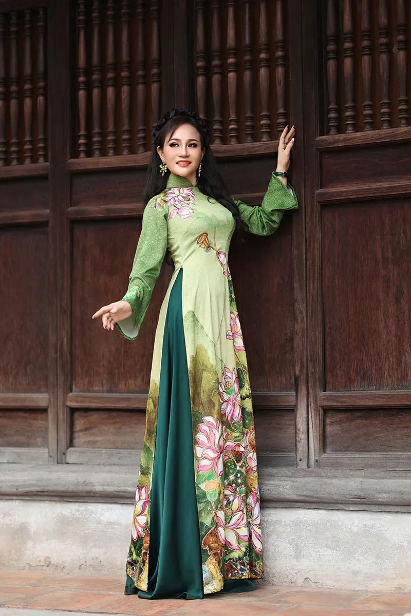 Đạo diễn Nguyễn Lan Vy: Khi tà áo dài trở thành sứ giả văn hóa Đạo diễn Nguyễn Lan Vy: Khi tà áo dài trở thành sứ giả văn hóa