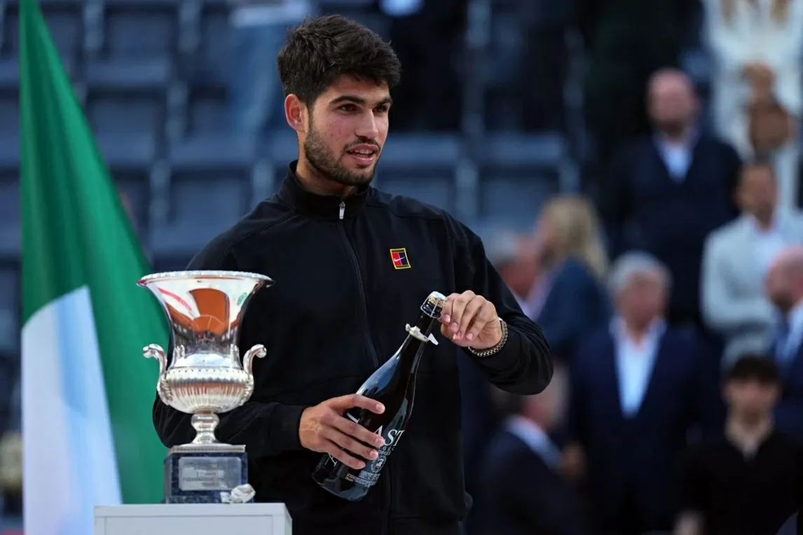 Carlos Alcaraz vô địch Rome Open 2025