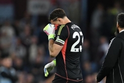 Man Utd tranh thủ môn Emi Martinez với Barca