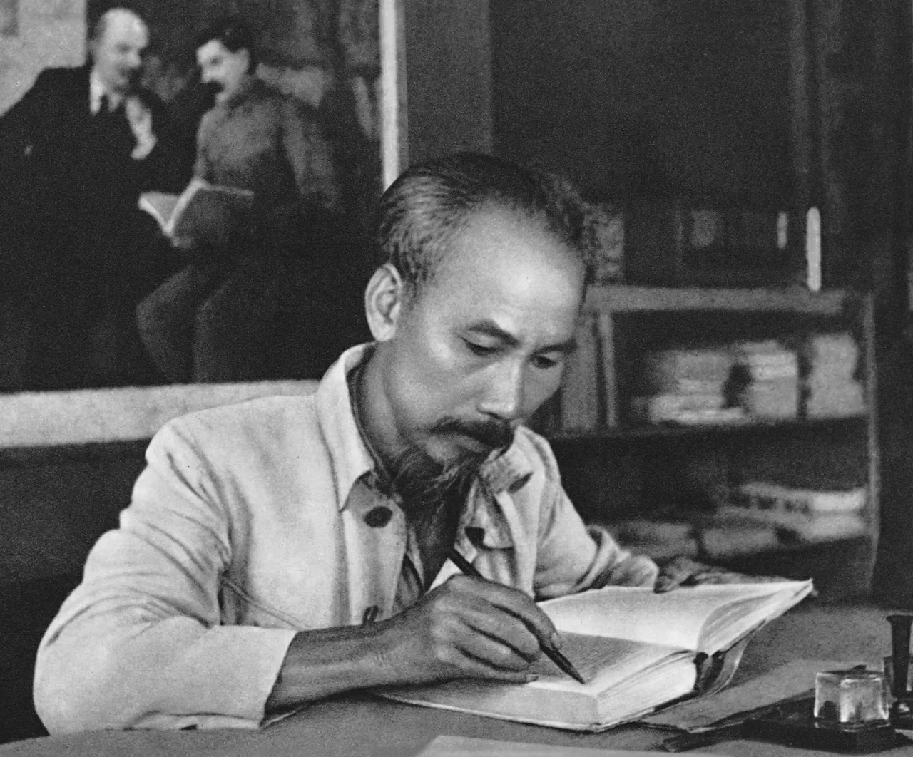 Chủ tịch Hồ Chí Minh