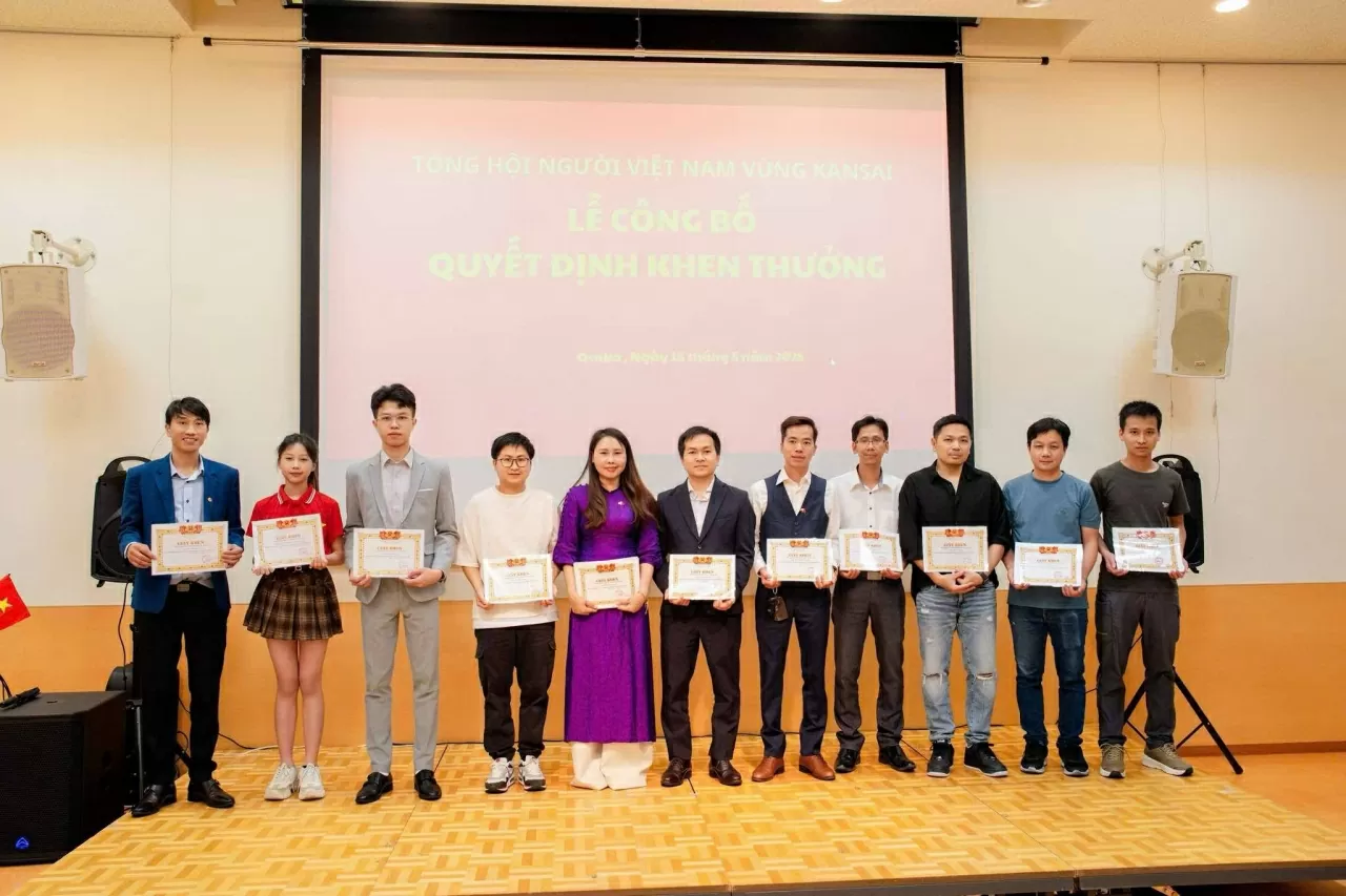 Lan tỏa tình yêu quê hương qua tranh vẽ của thiếu nhi Việt tại Nhật Bản Lan tỏa tình yêu quê hương qua tranh vẽ của thiếu nhi Việt tại Nhật Bản