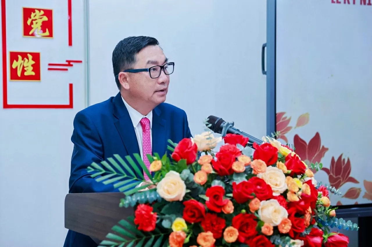 Lễ Kỷ niệm 135 năm Ngày sinh Chủ tịch Hồ Chí Minh tại Quảng Châu, Trung Quốc Lễ Kỷ niệm 135 năm Ngày sinh Chủ tịch Hồ Chí Minh tại Quảng Châu, Trung Quốc