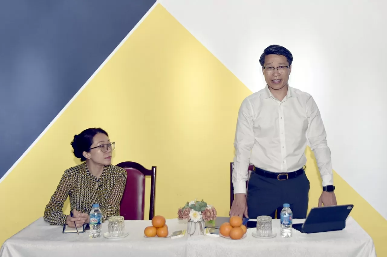 Nâng cao kiến thức và kỹ năng phiên dịch đối ngoại, đáp ứng yêu cầu của ngành Ngoại giao trong thời đại mới Nâng cao kiến thức và kỹ năng phiên dịch đối ngoại, đáp ứng yêu cầu của ngành Ngoại giao trong thời đại mới