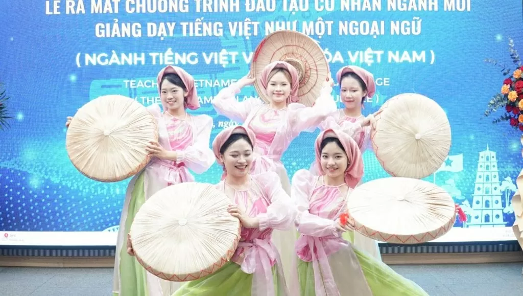 Ra mắt chương trình đào tạo cử nhân Giảng dạy tiếng Việt như một ngoại ngữ Ra mắt chương trình đào tạo Cử nhân giảng dạy tiếng Việt như ngoại ngữ