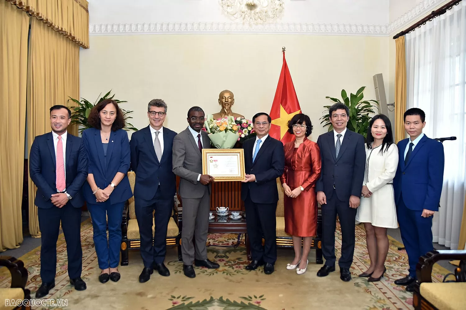 Thúc đẩy hợp tác giữa Việt Nam và Unesco trong bảo tồn và phát huy giá trị di sản Phó Thủ tướng, Bộ trưởng Ngoại giao Bùi Thanh Sơn tiếp Giám đốc Trung tâm Di sản thế giới của UNESCO