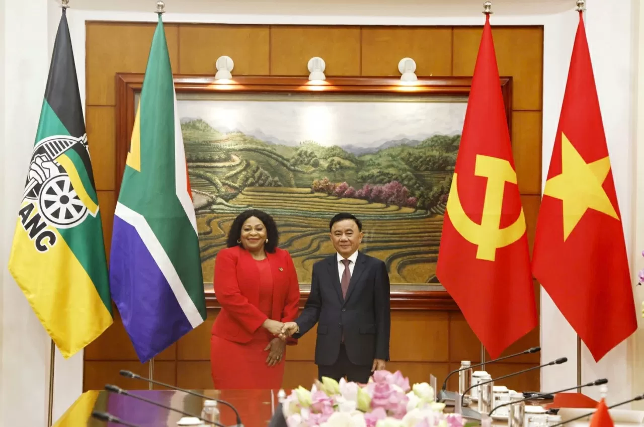 Thường trực Ban Bí thư Trần Cẩm Tú hội đàm với Phó Tổng Thư ký thứ nhất Đảng Đại hội Dân tộc Phi (ANC) Nomvula Mokonyane Đẩy mạnh hợp tác kinh tế, thương mại Việt Nam-Nam Phi phát triển tương xứng với tiềm năng hai nước