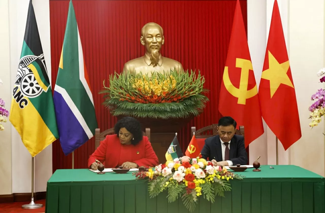 Thường trực Ban Bí thư Trần Cẩm Tú hội đàm với Phó Tổng Thư ký thứ nhất Đảng Đại hội Dân tộc Phi (ANC) Nomvula Mokonyane Đẩy mạnh hợp tác kinh tế, thương mại Việt Nam-Nam Phi phát triển tương xứng với tiềm năng hai nước