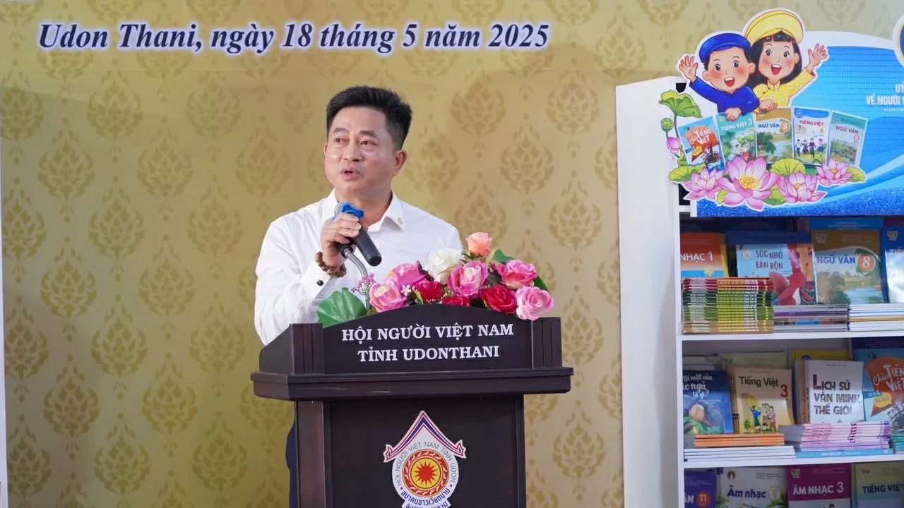 Tổng lãnh sự Việt Nam tại Khon Kaen Đinh Hoàng Linh phát biểu tại sự kiện khánh thành Tủ sách tiếng Việt. (Nguồn: Tổng lãnh sự quán Việt Nam tại Khon Kean))