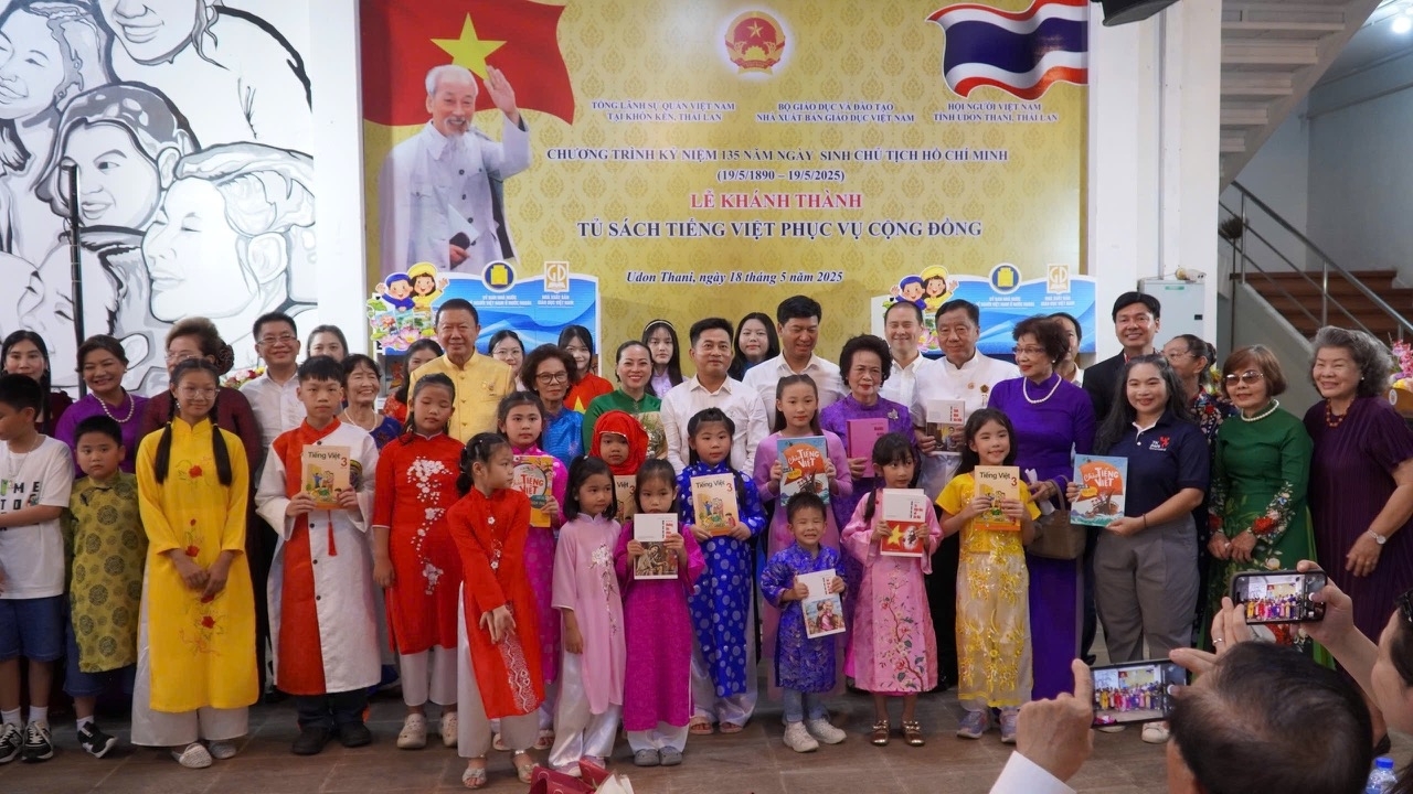 mung sinh nhat bac tu sach tieng viet phuc vu cong dong ra mat tai udon thani thai lan