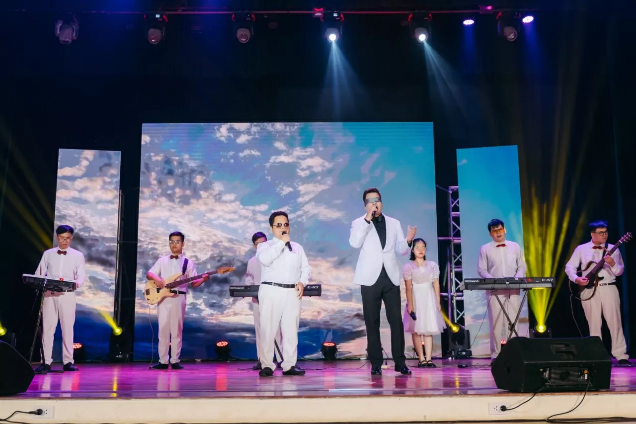 Liveshow 'Hoa trên đá': Khi âm nhạc lan toả nghị lực và khát vọng sống Liveshow 'Hoa trên đá': Khi âm nhạc lan toả nghị lực và khát vọng sống