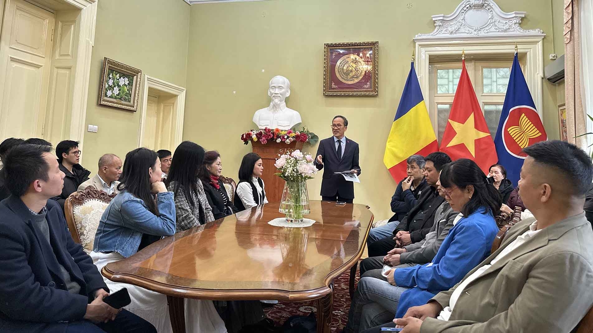 ky niem 135 nam ngay sinh chu tich ho chi minh tai romania