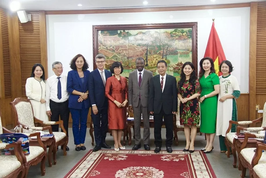 Việt Nam là điển hình toàn cầu về bảo vệ và phát huy giá trị các di sản Việt Nam là điển hình toàn cầu về bảo vệ và phát huy giá trị các di sản