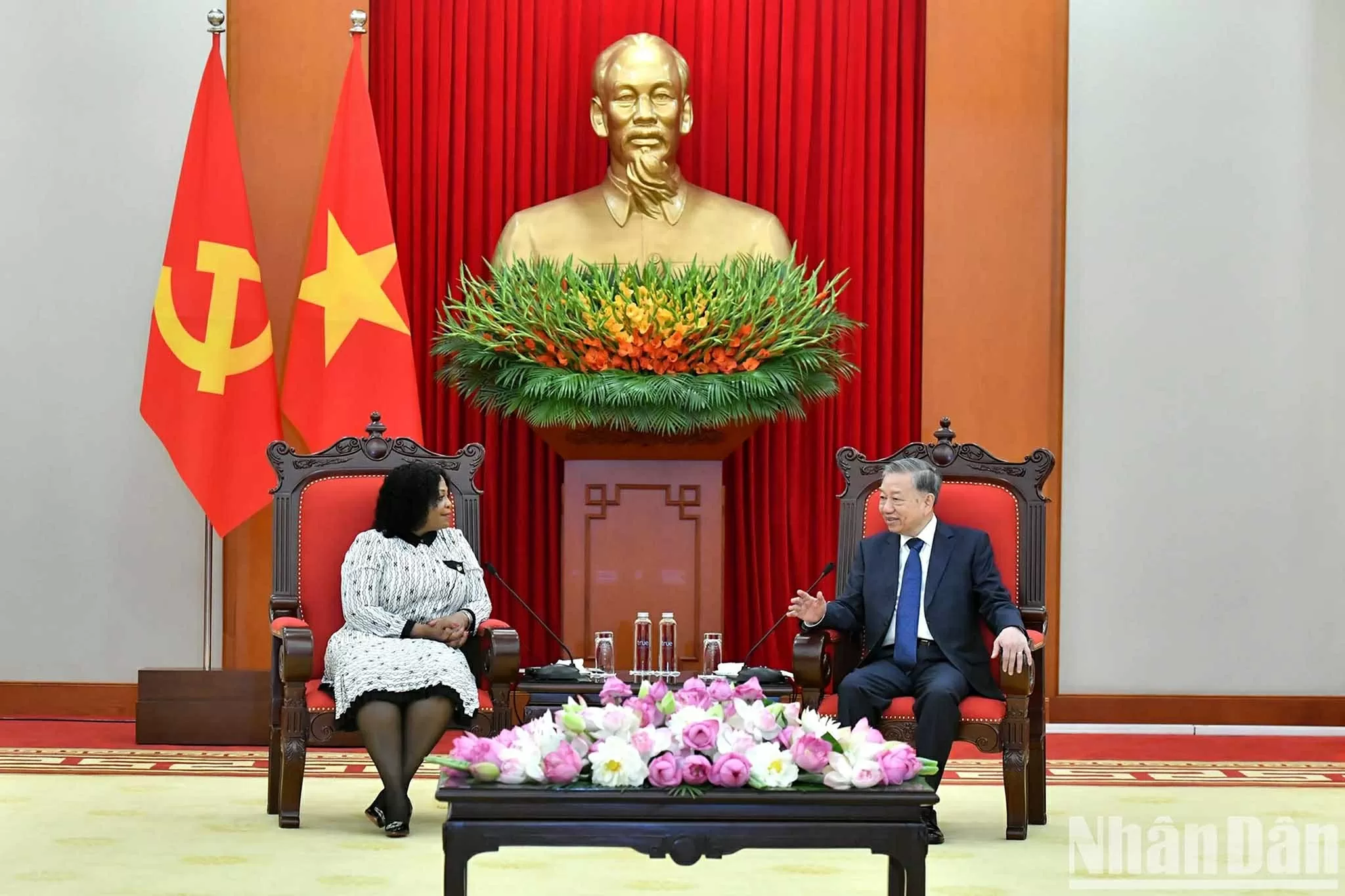 Tổng Bí thư Tô Lâm tiếp Phó Tổng thư ký thứ nhất Đảng Đại hội Dân tộc Phi của Nam Phi