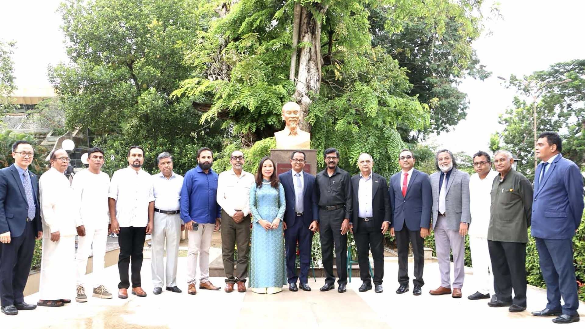 dai su quan viet nam tai sri lanka long trong to chuc ky niem 135 nam ngay sinh chu tich ho chi minh