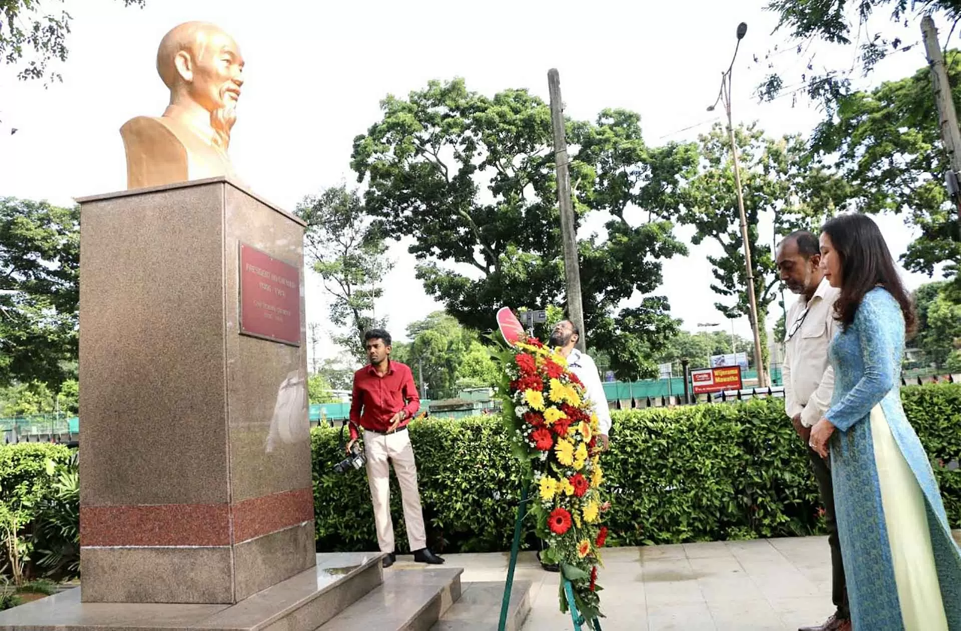 Đại sứ quán Việt Nam tại Sri Lanka long trọng tổ chức kỷ niệm 135 năm Ngày sinh Chủ tịch Hồ Chí Minh Đại sứ quán Việt Nam tại Sri Lanka long trọng tổ chức kỷ niệm 135 năm Ngày sinh Chủ tịch Hồ Chí Minh