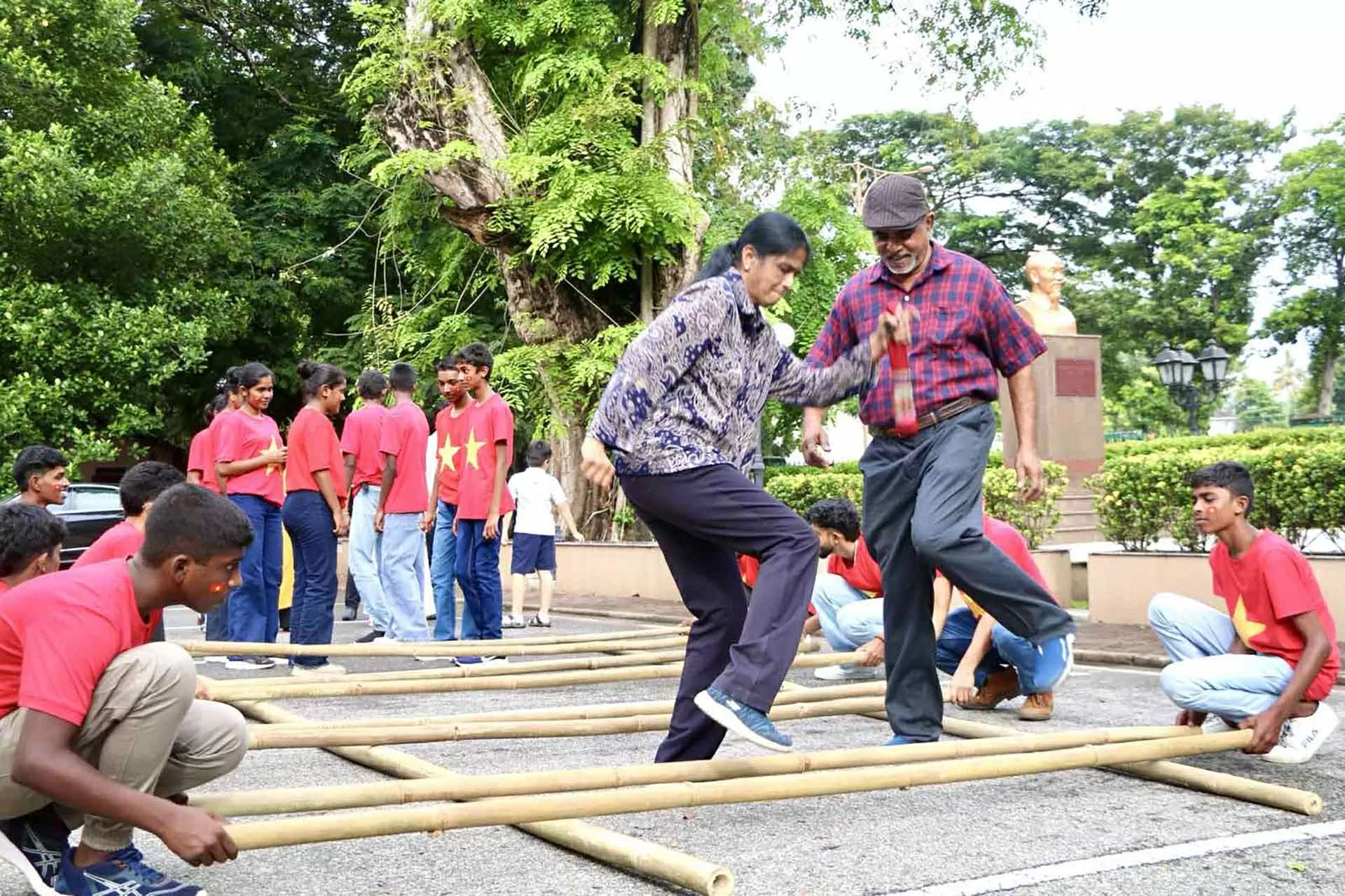 Đại sứ quán Việt Nam tại Sri Lanka long trọng tổ chức kỷ niệm 135 năm Ngày sinh Chủ tịch Hồ Chí Minh Đại sứ quán Việt Nam tại Sri Lanka long trọng tổ chức kỷ niệm 135 năm Ngày sinh Chủ tịch Hồ Chí Minh