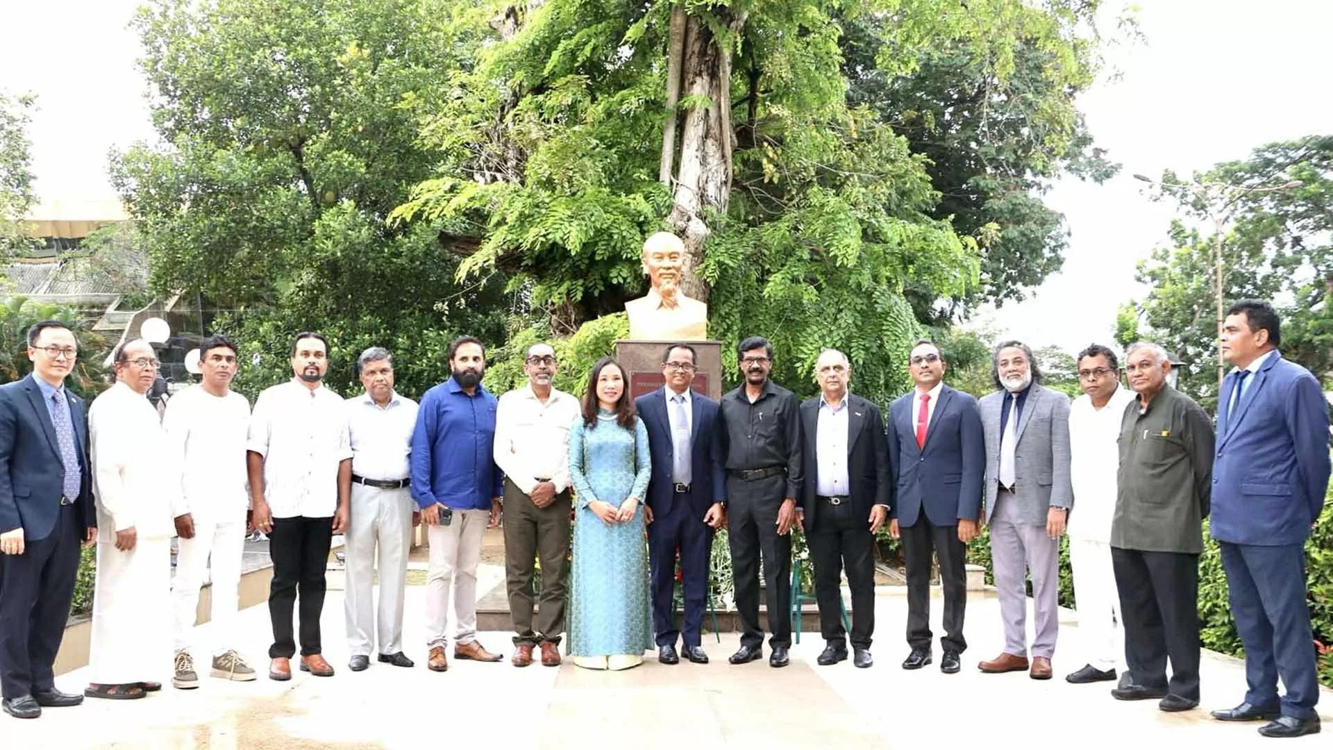 Đại sứ quán Việt Nam tại Sri Lanka long trọng tổ chức kỷ niệm 135 năm Ngày sinh Chủ tịch Hồ Chí Minh Đại sứ quán Việt Nam tại Sri Lanka long trọng tổ chức kỷ niệm 135 năm Ngày sinh Chủ tịch Hồ Chí Minh