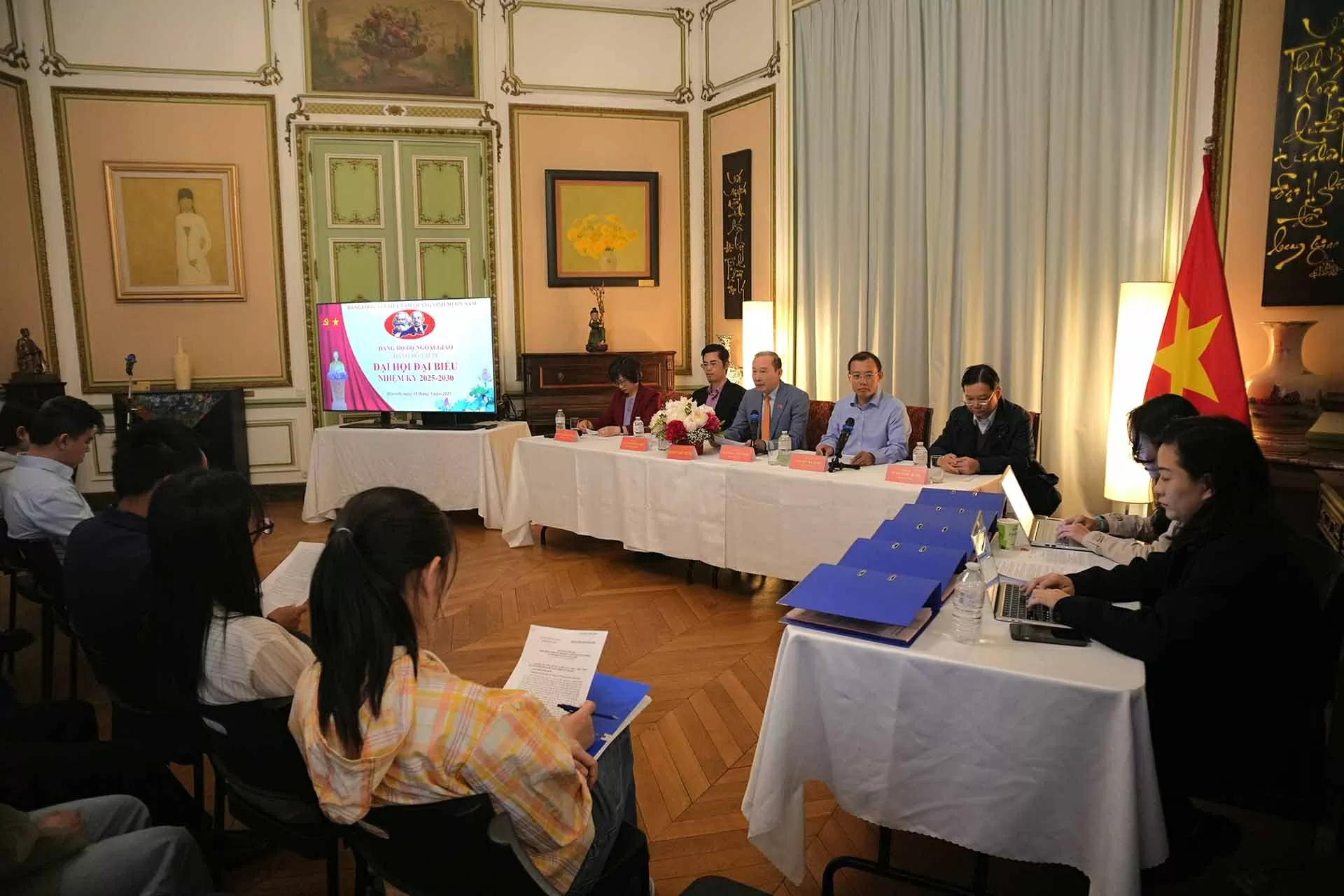 Đảng bộ tại Bỉ tổ chức thành công Đại hội đại biểu nhiệm kỳ 2025-2030 Đảng bộ tại Bỉ tổ chức thành công Đại hội đại biểu nhiệm kỳ 2025-2030