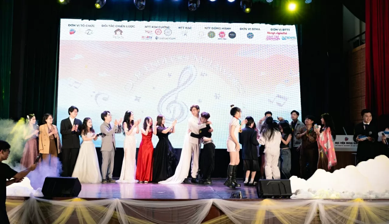 Bản hòa ca thanh xuân của những người trẻ khoác áo Luật Bản hòa ca thanh xuân của những người trẻ khoác áo Luật