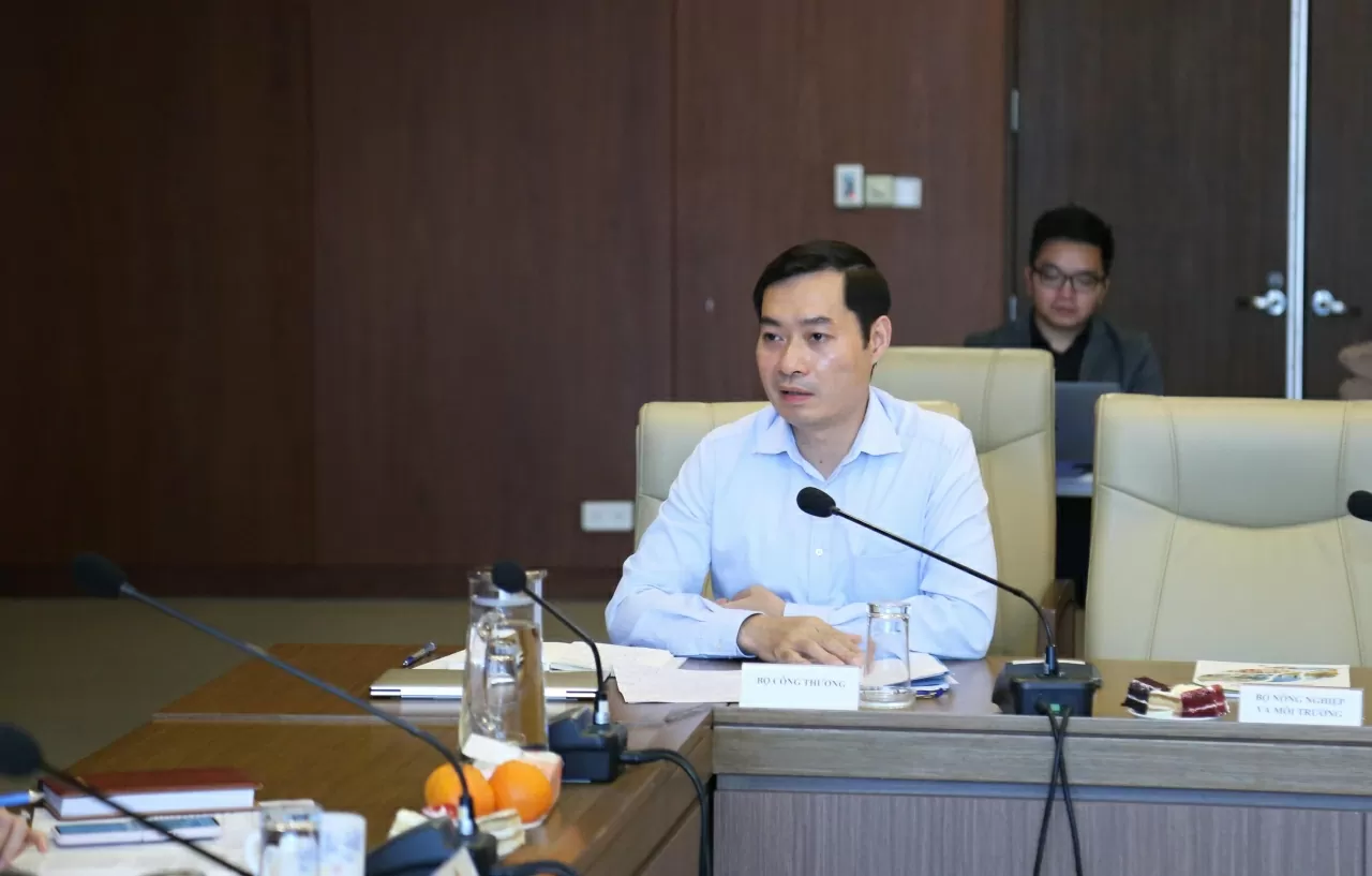 Ông Nguyễn Phúc Nam, Phó Vụ trưởng Vụ Thị trường châu Á châu Phi, Bộ Công Thương nêu lên tình hinh thương mại giữa Việt Nam và Trung Đông-Châu Phi năm vừa qua. (Ảnh: Thành Long) Ông Nguyễn Phúc Nam, Phó Vụ trưởng Vụ Thị trường châu Á châu Phi, Bộ Công Thương nêu lên tình hinh thương mại giữa Việt Nam và Trung Đông-Châu Phi năm vừa qua. (Ảnh: Thành Long)