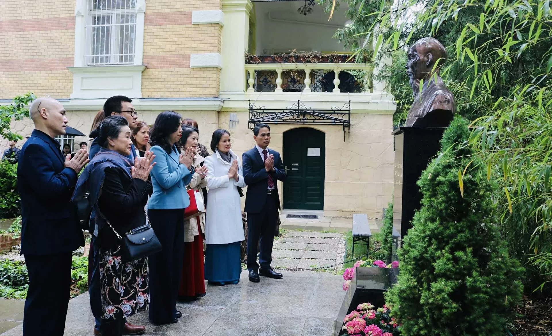 Đại sứ quán Việt Nam tại Áo tổ chức tưởng niệm nhân dịp 135 năm Ngày sinh Chủ tịch Hồ Chí Minh